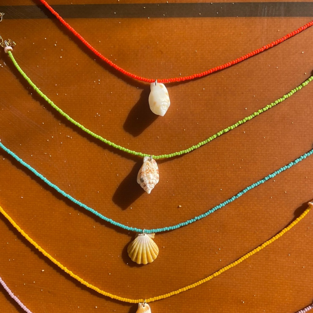 Studio Dixie Blue Crush Bead Shell Necklace Green